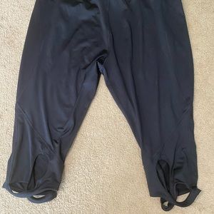 Tek gear black athletic leggings with cross cross